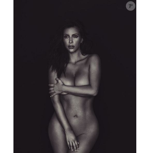 Kim Kardashian pose nue (photo postée le 8 mars 2016)