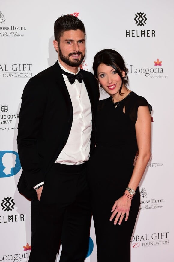 Olivier Giroud et sa femme Jennifer lors du 6e Global Gift Gala à Londres le 30 novembre 2015. Jennifer était alors enceinte de leur fils Evan, né le 7 mars 2016.
