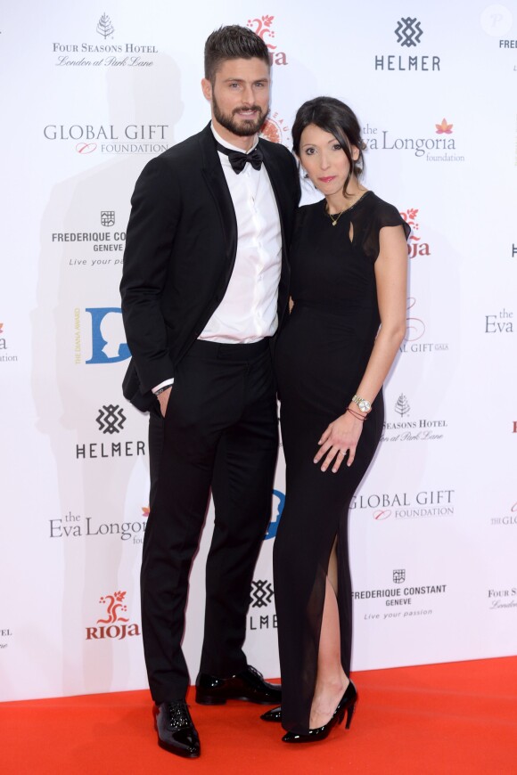 Olivier Giroud et sa femme Jennifer lors du 6e Global Gift Gala à Londres le 30 novembre 2015. Jennifer était alors enceinte de leur fils Evan, né le 7 mars 2016.