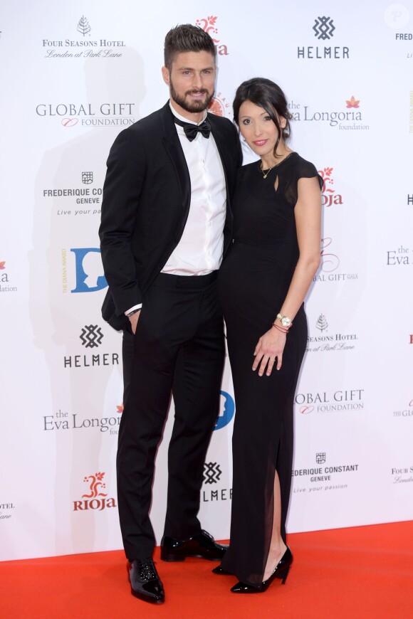 Olivier Giroud et sa femme Jennifer lors du 6e Global Gift Gala à Londres le 30 novembre 2015. Jennifer était alors enceinte de leur fils Evan, né le 7 mars 2016.