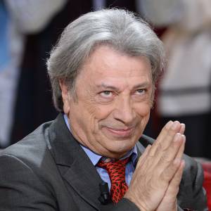 Hervé Vilard - Enregistrement de l'émission "Vivement Dimanche" à Paris le 2 Décembre 2015 .© Coadic Guirec / Bestimage