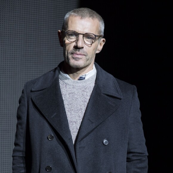 Lambert Wilson - Photocall au Défilé PAP Dior Hommes automne/hiver 2016-2017 au Tennis Club de Paris le 23 janvier 2016.