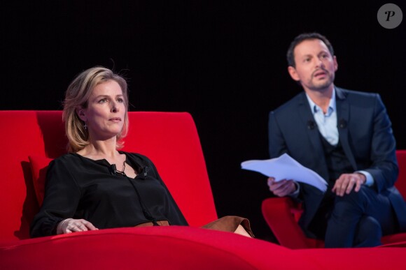 Exclusif - Karin Viard est l'invitée de Marc-Olivier Fogiel dans Le Divan (émission enregistrée près de Paris le 27 février 2016 et diffusée le mardi 15 mars à 23h10 sur France 3). © Cyril Moreau
