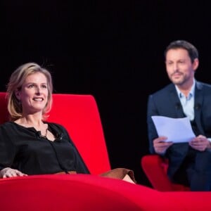 Exclusif - Karin Viard est l'invitée de Marc-Olivier Fogiel dans Le Divan (émission enregistrée près de Paris le 27 février 2016 et diffusée le mardi 15 mars à 23h10 sur France 3). © Cyril Moreau