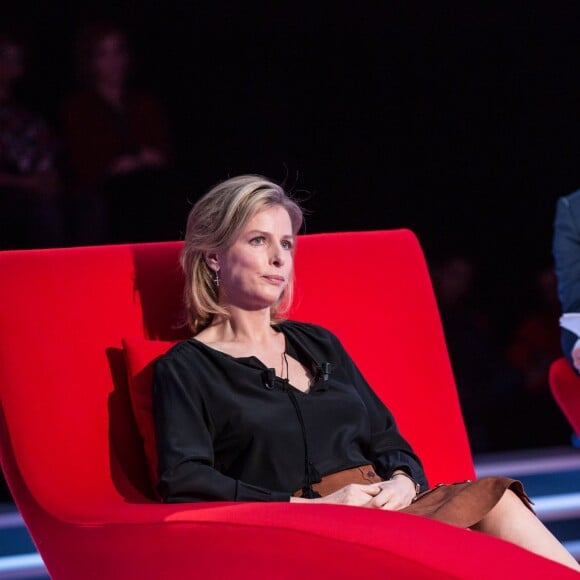 Exclusif - Karin Viard allongée dans Le Divan de Marc-Olivier Fogiel (émission enregistrée près de Paris le 27 février 2016 et diffusée le mardi 15 mars à 23h10 sur France 3). © Cyril Moreau