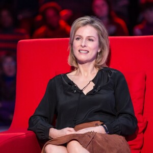 Exclusif - Karin Viard allongée dans Le Divan de Marc-Olivier Fogiel (émission enregistrée près de Paris le 27 février 2016 et diffusée le mardi 15 mars à 23h10 sur France 3). © Cyril Moreau