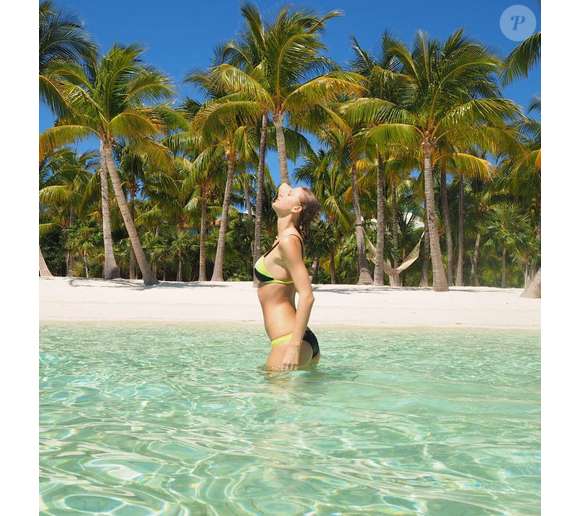 Taylor Swift s'offre quelques jours de vacances avec son chéri Calvin Harris sous les tropiques. Photo publiée sur Instagram, le 15 mars 2016.