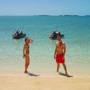 Calvin Harris et Taylor Swift profitent de leurs vacances au soleil. Photo publiée sur Instagram, le 15 mars 2016.