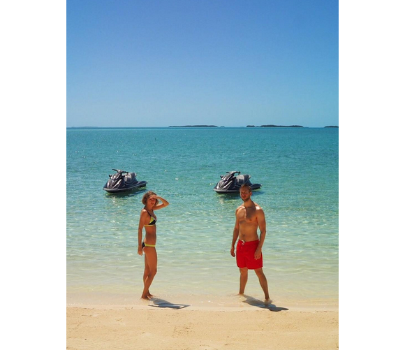 Calvin Harris et Taylor Swift profitent de leurs vacances au soleil. Photo publiée sur Instagram, le 15 mars 2016.