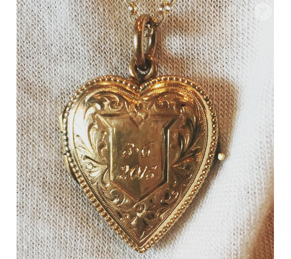 Calvin Harris a offert un pendentif en forme de coeur à Taylor Swift pour leur premier anniversaire du couple. Photo publiée sur Instagram, le 6 mars 2016.
