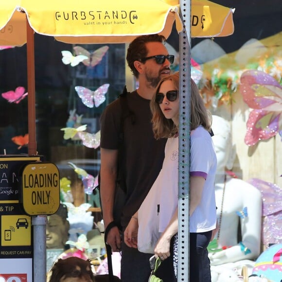 Amanda Seyfried et Thomas Sadoski au Cheebo Restaurant à Los Angeles, le 16 mars 2016.