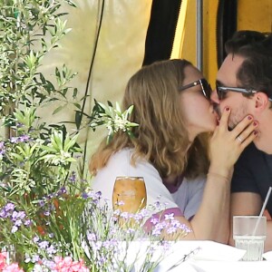 Amanda Seyfried et Thomas Sadoski au Cheebo Restaurant à Los Angeles, le 16 mars 2016.