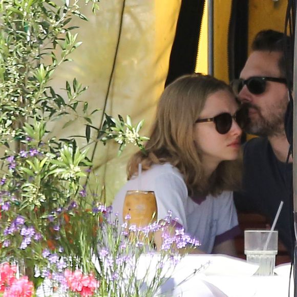 Amanda Seyfried et Thomas Sadoski au Cheebo Restaurant à Los Angeles, le 16 mars 2016.
