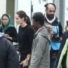 Angelina Jolie visite le centre d'accueil des réfugiés d'Eleonas à Athènes, le 16 mars 2016.