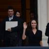 Angelina Jolie, ambassadrice pour les Nations-Unies pour l'Agence des réfugiés, saluant les gens à Athènes le 17 mars 2016