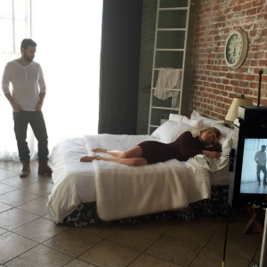 Katherine Heigl s'est mise en scène et a dirigé le clip de la nouvelle chanson de son mari Josh Kelley, intitulée It's Your Move. Le morceau raconte une dispute du couple qui a bien faillit leur coûter leur mariage. Photo publiée sur Instagram au mois de mars 2016.
