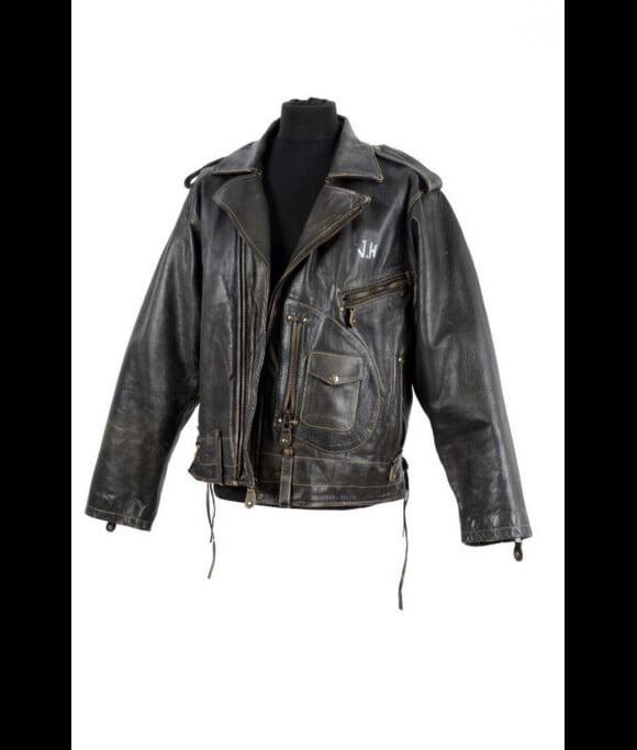 Une veste en cuir de Johnny Hallyday mis en vente par Drouot