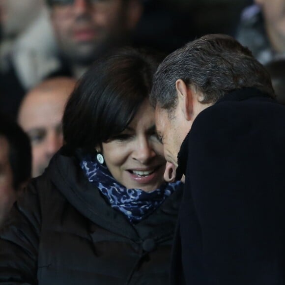 Anne Hidalgo et Nicolas Sarkozy - People au match de football PSG - Monaco au Parc des Princes le 20 mars 2016. © Cyril Moreau/Bestimage