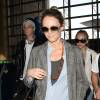 Vanessa Paradis arrive avec ses enfants Lily-Rose Depp et Jack Depp à l'aéroport de LAX à Los Angeles. Lily-Rose Depp est accompagnée de son petit ami Ash Stymest. Le 21 mars 2016