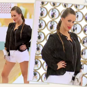 Cristina Cordula subjuguée par le style de Camille dans "Les Reines du shopping" sur M6, le 23 mars 2016.