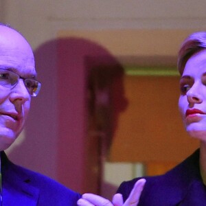 Le prince Albert II de Monaco et son épouse la princesse Charlène ont assisté à la traditionnelle procession du Vendredi Saint à Monaco, le 25 mars 2016. Le couple Princier était sur la petite terrasse du Palais pour saluer les participants. © Bruno Bebert/Bestimage