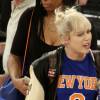 Miley et Tish Cyrus lors du match de NBA New York Knicks vs. Cleveland Cavaliers au Madison Square Garden. New York, le 26 mars 2016.