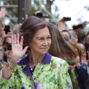 La reine Sofia, lookée et radieuse. La reine Letizia et le roi Felipe VI d'Espagne ont assisté le 27 mars 2016 en compagnie de leurs filles Leonor, princesse des Asturies, et l'infante Sofia ainsi que la reine Sofia d'Espagne à la messe de Pâques en la cathédrale de Palma de Majorque.