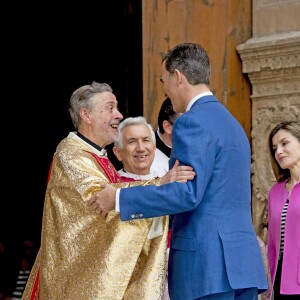 Le roi Felipe VI arrive pour la messe de la résurrection. La reine Letizia et le roi Felipe VI d'Espagne ont assisté le 27 mars 2016 en compagnie de leurs filles Leonor, princesse des Asturies, et l'infante Sofia ainsi que la reine Sofia d'Espagne à la messe de Pâques en la cathédrale de Palma de Majorque.