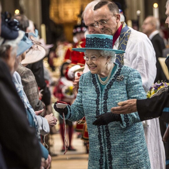 La reine Elizabeth II, accompagnée par son mari le prince Philip, célébrait le 24 mars 2016 en la chapelle St George à Windsor le Royal Maundy, cérémonie de Pâques qui voient la monarque remettre des pièces d'argent symboliques à 90 hommes et 90 femmes.