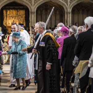 La reine Elizabeth II, accompagnée par son mari le prince Philip, célébrait le 24 mars 2016 en la chapelle St George à Windsor le Royal Maundy, cérémonie de Pâques qui voient la monarque remettre des pièces d'argent symboliques à 90 hommes et 90 femmes.