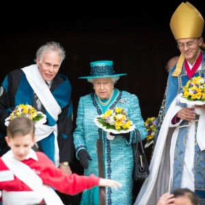 La reine Elizabeth II, accompagnée par son mari le prince Philip, célébrait le 24 mars 2016 en la chapelle St George à Windsor le Royal Maundy, cérémonie de Pâques qui voient la monarque remettre des pièces d'argent symboliques à 90 hommes et 90 femmes.