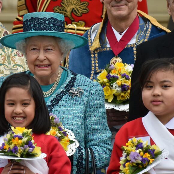 La reine Elizabeth II, accompagnée par son mari le prince Philip, célébrait le 24 mars 2016 en la chapelle St George à Windsor le Royal Maundy, cérémonie de Pâques qui voient la monarque remettre des pièces d'argent symboliques à 90 hommes et 90 femmes.