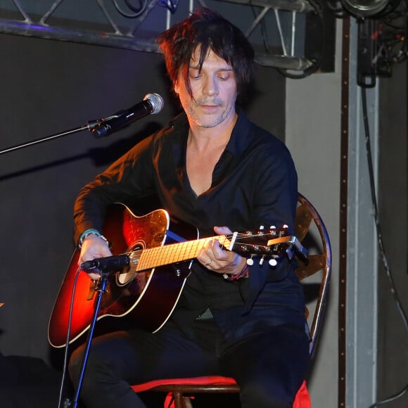 Nicolas Sirkis à la Soirée de la 2ème édition "Les étoiles du Parisien" à la Bellevilloise à Paris le 15 décembre 2014.