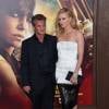 Sean Penn et Charlize Theron sur le tapis rouge de la première du film " MAD MAX - FURY ROAD " à Los Angeles Le 07 mai 2015