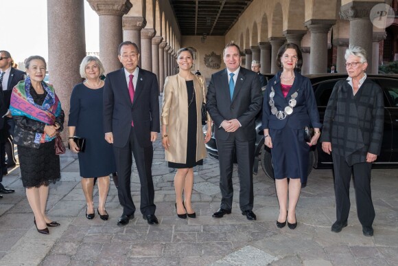 La princesse héritière Victoria de Suède prenait part avec le secrétaire général de l'ONU Ban Ki-moon et le Premier ministre suédois Stefan Löfven à la conférence des Nations unies à la mémoire de Dag Hammarskjöld, à l'Hôtel de Ville de Stockholm le 30 mars 2016.