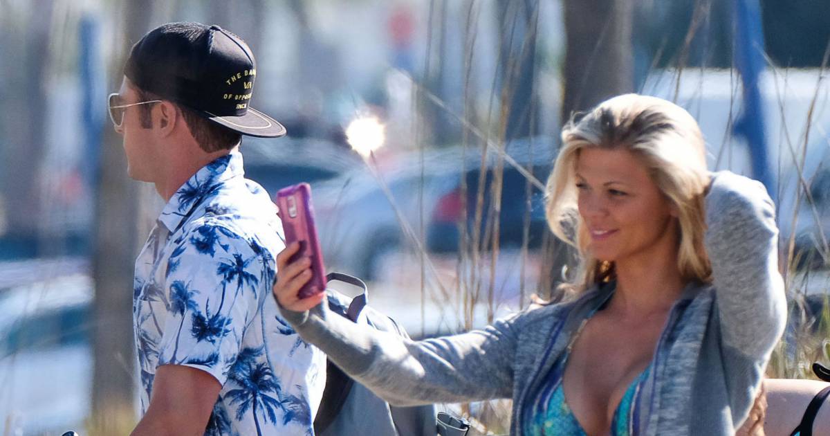 Zac Efron et Kelly Rohrbach sur le tournage de 'Baywatch ...