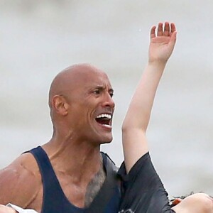 Dwayne Johnson - Les acteurs sur le tournage de 'Baywatch' à Savannah en Georgie, le 30 mars 2016