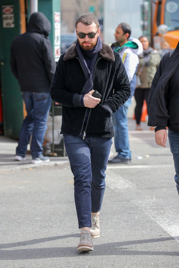 Sam Smith se promène dans les rues de SoHo, le 3 mars 2016