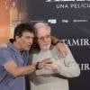 Antonio Banderas et le réalisateur Hugh Hudson au photocall du film "Altamira" à Madrid le 31 mars 2016.
