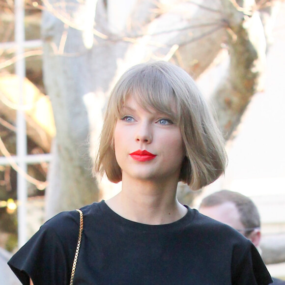 Taylor Swift fait du shopping dans le quartier de Melrose Place à West Hollywood, le 24 février 2016