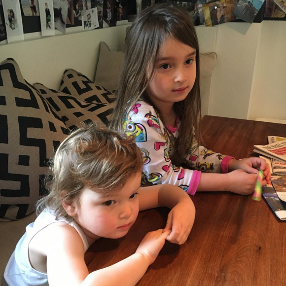 Ivanka Trump a publié une photo de sa fille Arabella et son fils Joseph en train de regarder leur petit frère Theodore James, sur sa page Instagram, le 1er avril 2016.