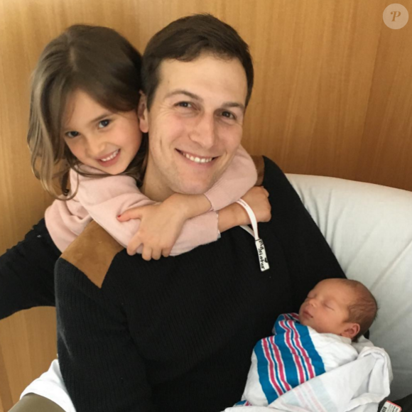 Ivanka Trump a publié une photo de son mari avec leur fille Arabella et leur fils Jospeh, sur sa page Instagram, le 31 mars 2016.