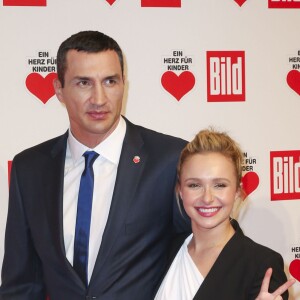 Wladimir Klitschko et sa compagne Hayden Panettiere à la Soirée "Un coeur pour les enfants" à Berlin le 5 décembre 2015.
