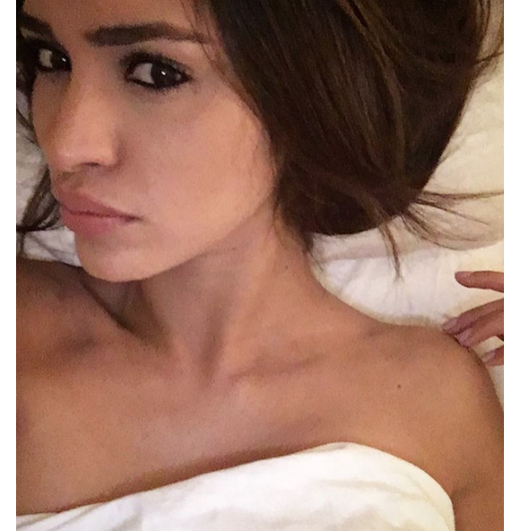 Leila Ben Khalifa (Secret Story 8) : selfie au lit sur Instagram