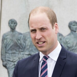 Le prince William, duc de Cambridge, lors d'un déjeuner pour les 10 ans de sa présidence de l'association English Football au stade Wembley à Londres, le 6 avril 2016, quelques heures avant une réception à Kensington Palace en compagnie de son épouse la duchesse Catherine.