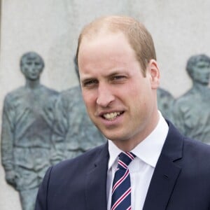 Le prince William, duc de Cambridge, lors d'un déjeuner pour les 10 ans de sa présidence de l'association English Football au stade Wembley à Londres, le 6 avril 2016, quelques heures avant une réception à Kensington Palace en compagnie de son épouse la duchesse Catherine.