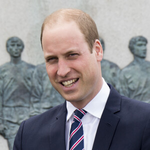 Le prince William, duc de Cambridge, lors d'un déjeuner pour les 10 ans de sa présidence de l'association English Football au stade Wembley à Londres, le 6 avril 2016, quelques heures avant une réception à Kensington Palace en compagnie de son épouse la duchesse Catherine.