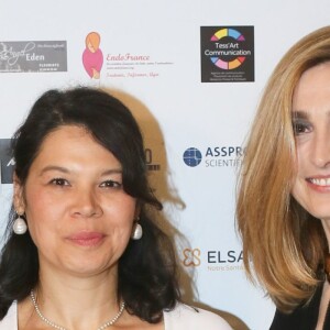 Le docteur Chrysoula Zacharoupoulo, Yasmine Candau (présidente de l'association Endofrance), Julie Gayet - Photocall du Gala de charité au profit de l'association "Endofrance" qui lutte contre l'endométriose au Pavillon Royal à Paris le 07 avril 2016. © CVS/Bestimage