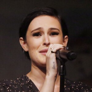 Rumer Willis en concert au Cafe Carlyle à New York le 7 avril 2016. Bruce Willis avec sa femme Emma Heming, Demi Moore avec Tallulah Belle Willis et Donna Karan étaient présents au café.