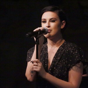 Rumer Willis en concert au Cafe Carlyle à New York le 7 avril 2016. Bruce Willis avec sa femme Emma Heming, Demi Moore avec Tallulah Belle Willis et Donna Karan étaient présents au café.